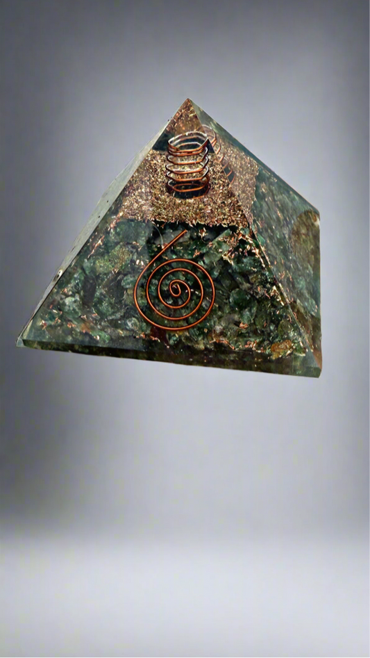 Green Aventurine Copper Charged Orgone Crystal Generator & Pyramid (Rare)